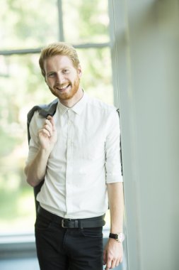 Genç Kızıl saçlı adam