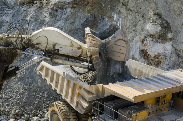 Open pit machinery — Stock Photo, Image