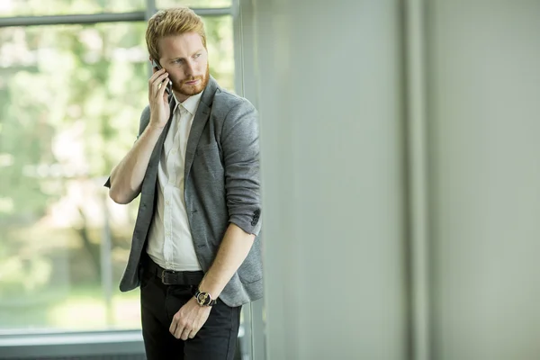 Mann mit Handy — Stockfoto