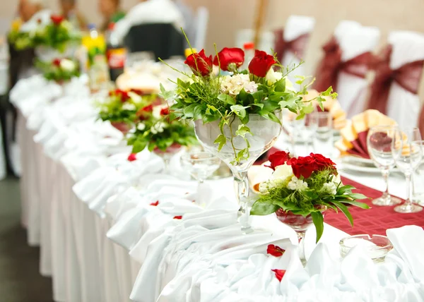 Bloemen bruiloft decoraties — Stockfoto