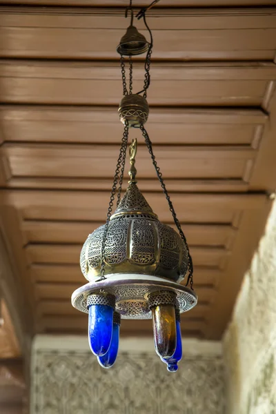 Orientalna lampa w Marrakeszu — Zdjęcie stockowe