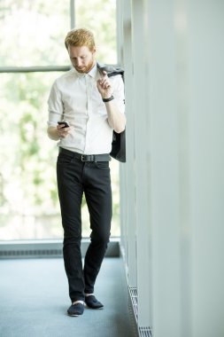 Genç Kızıl saçlı adam