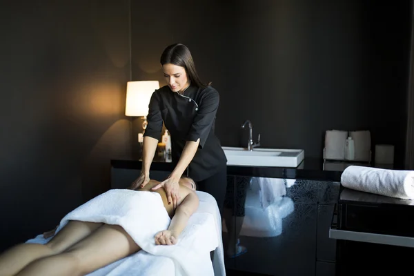 Woman having massage — Stock Photo, Image