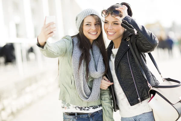 Women taking selfie — Stock Photo, Image