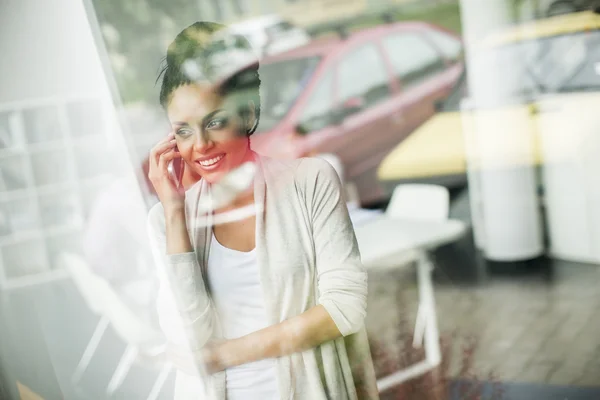 Young woman in the office — Stock Photo, Image