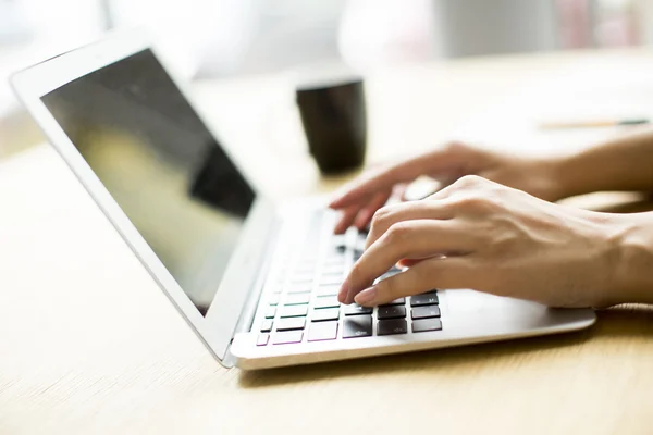 Woman working in the office — Stock Photo, Image