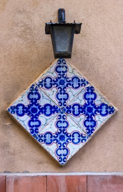 Fayans ve sokak lambası