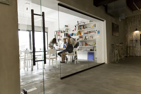 Young people in the office — Stock Photo, Image