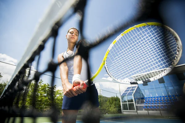 Tenis oynayan kadın — Stok fotoğraf