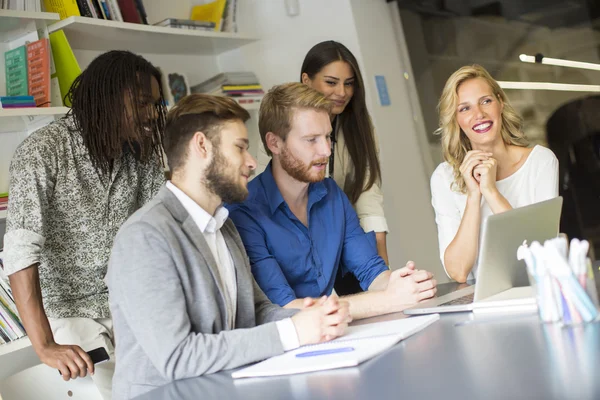 Young people in the office — Stock Photo, Image