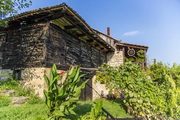 Antigua casa de pueblo — Foto de Stock