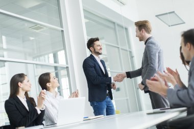 Ofiste çalışanlar.