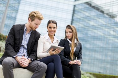 Dışarıdaki iş adamları.