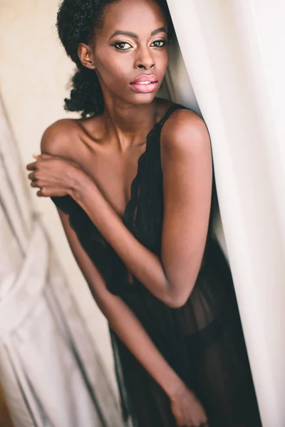 Jeune femme noire — Photo