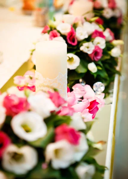 Blumenschmuck für die Hochzeit — Stockfoto