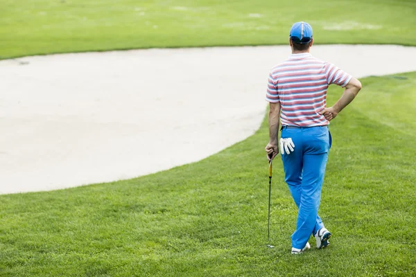 Homem a jogar golfe — Fotografia de Stock