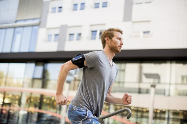 Giovane che corre — Foto Stock