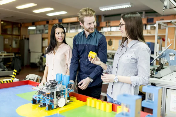 Jonge mensen in de klas — Stockfoto