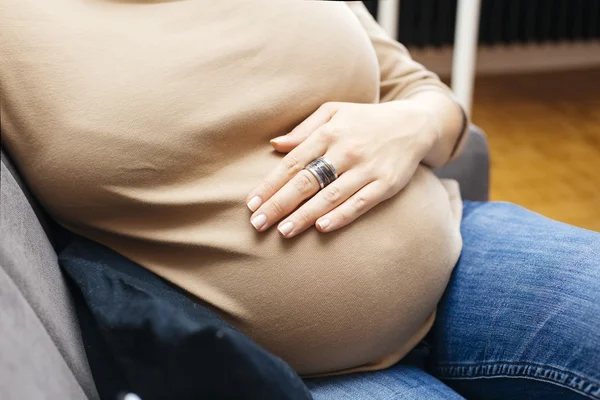 Young pregnant woman — Stock Photo, Image