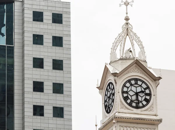 सिंगापुर में घड़ी टॉवर — स्टॉक फ़ोटो, इमेज