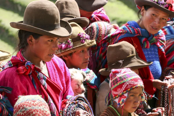 Personas no identificadas en la ciudadela Inca — Foto de Stock