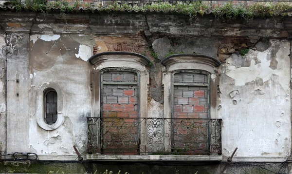 Dekorative Fassade in Kaskaden — Stockfoto