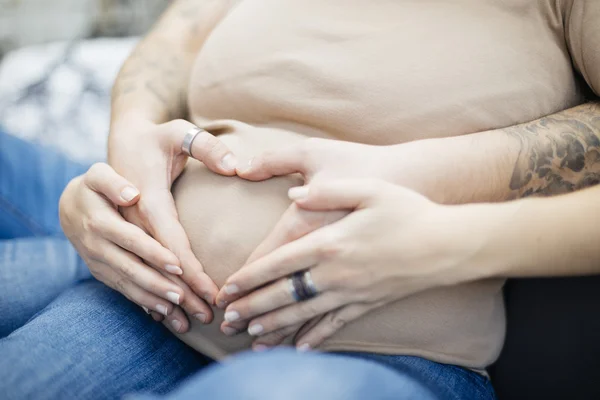 Couple attendre bébé — Photo