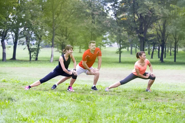 Formación de personas al aire libre — Foto de Stock