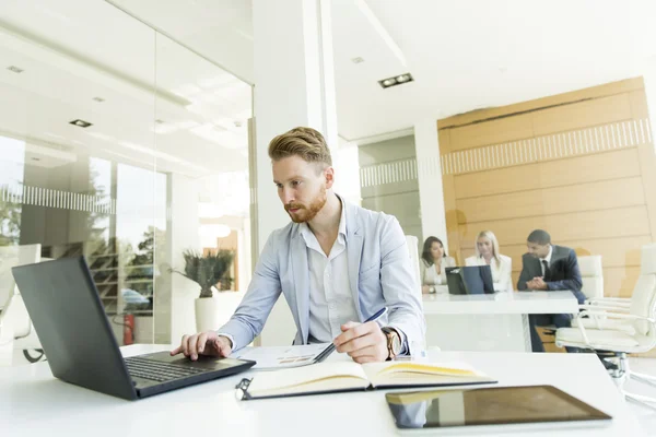 Young people in the office — Stock Photo, Image