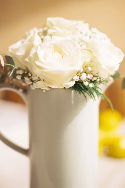 結婚式の花束を閉じる — ストック写真