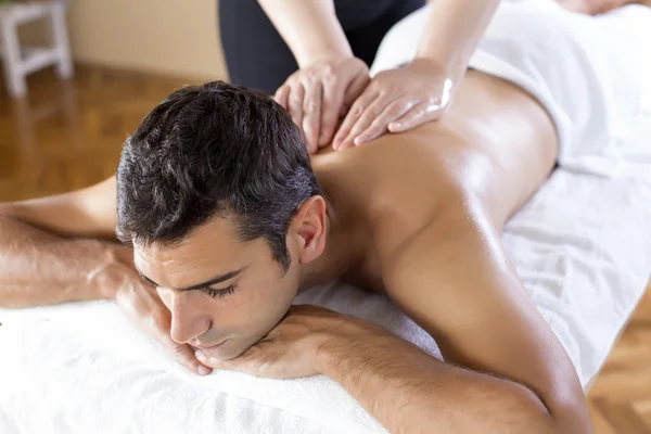 Man som har massage — Stockfoto