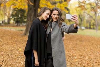 genç ve güzel kadınlar