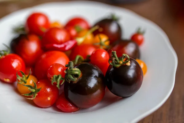 Tomates cereja diferentes — Fotografia de Stock