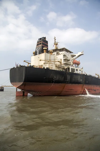 Cargo ship in Mumbai — Stock Photo, Image