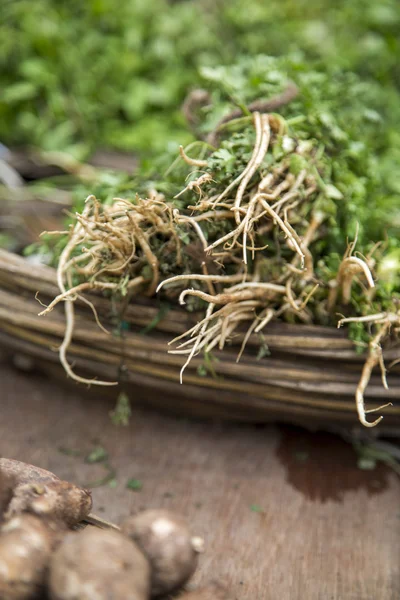 Frisches Gemüse auf dem Markt — Stockfoto