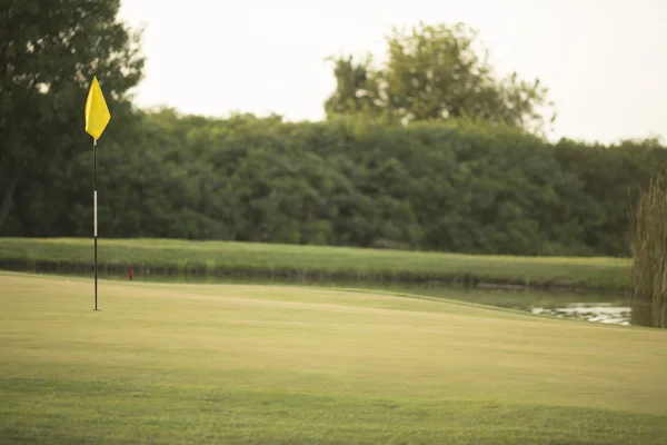 Widokiem na pole golfowe — Zdjęcie stockowe