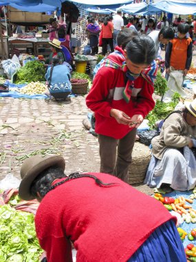 Markette kimliği belirsiz kişi