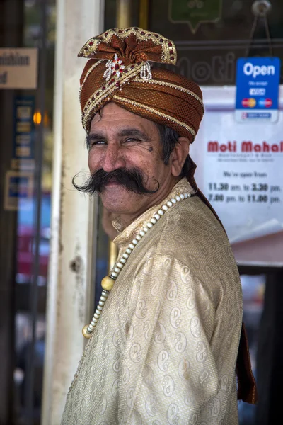Man in traditionele kleding aan Panaji — Stockfoto