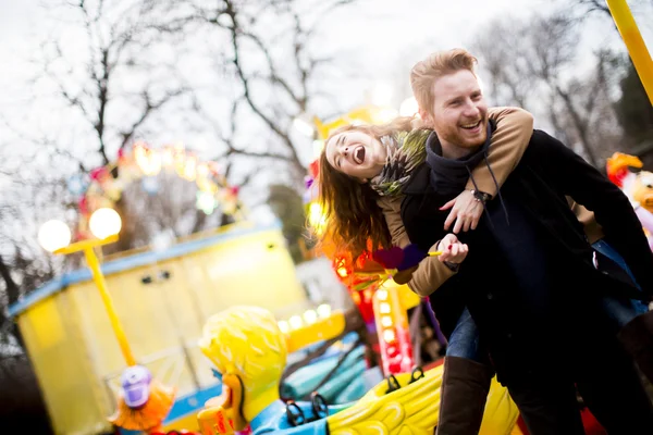 Young loving couple — Stock Photo, Image