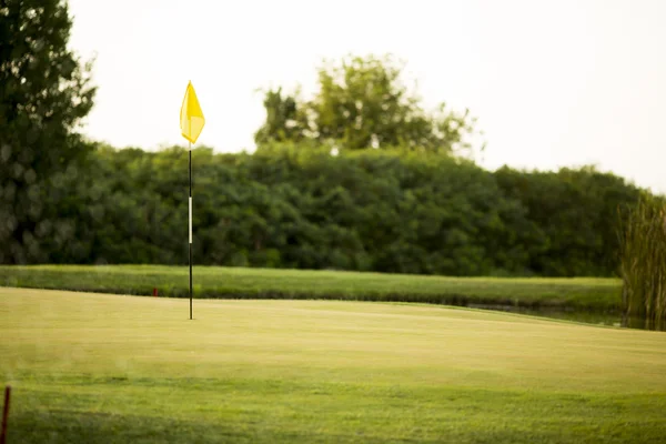 Widokiem na pole golfowe — Zdjęcie stockowe