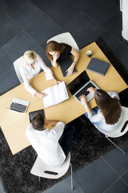 Ofiste çalışanlar.