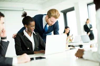 Ofiste çalışanlar.