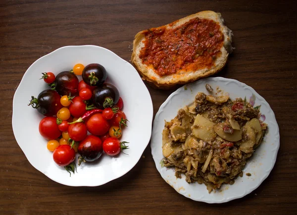 Healthy vegetarian breakfast — Stock Photo, Image