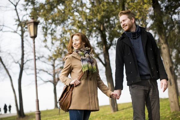 Young loving couple — Stock Photo, Image