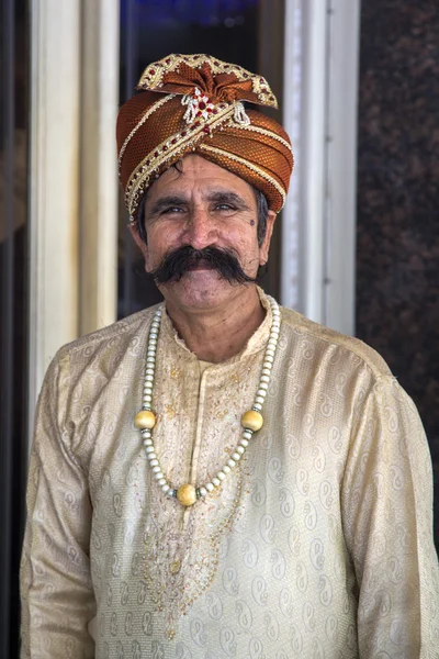 Homem de roupas tradicionais em Panaji — Fotografia de Stock