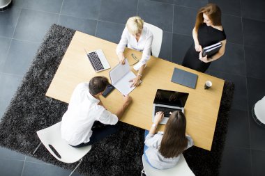 Ofiste çalışanlar.