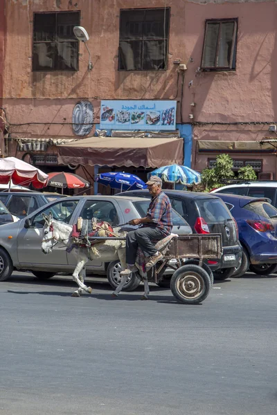 Bilar i Marrakech, Marocko — Stockfoto