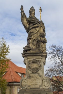 St. Anthony, Padua'nın heykeli