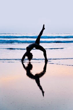 Yoga Çalışan Genç Kadın