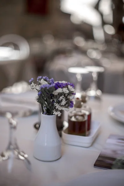 Tischdekoration im Restaurant — Stockfoto